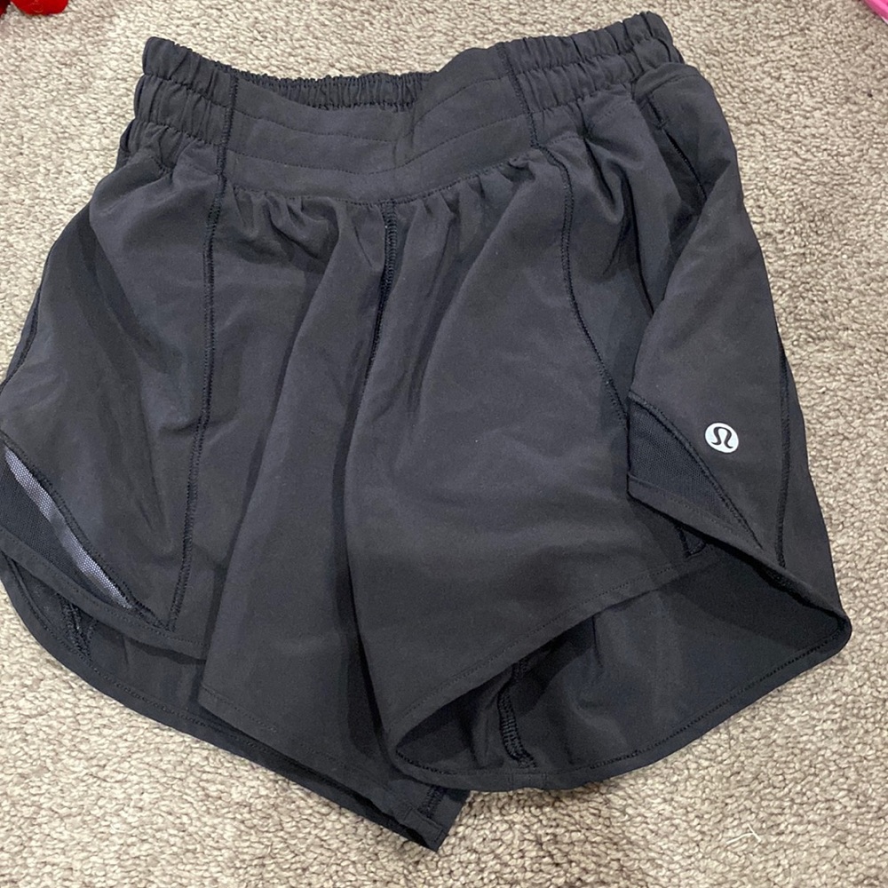 lululeom hotty hot shorts